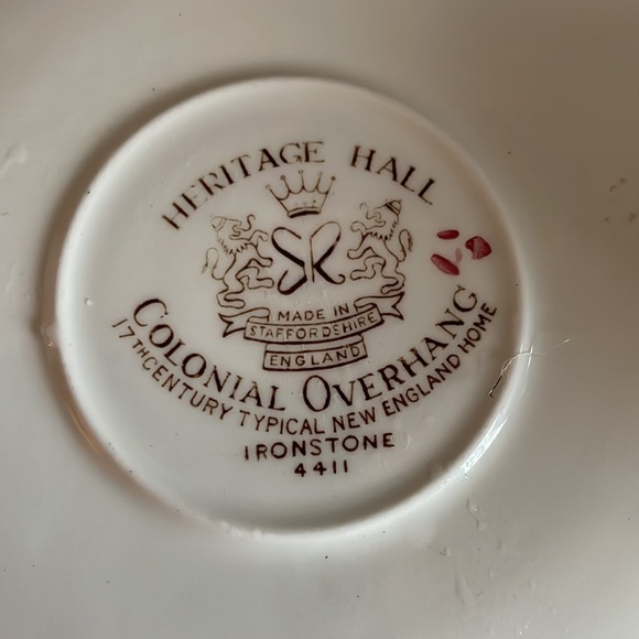 Vintage Heritage Hall Colonial Overhang Teacup & Saucer - Picture 5 of 6
